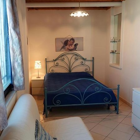 Apartamento Luminoso Attico Trani Exterior foto