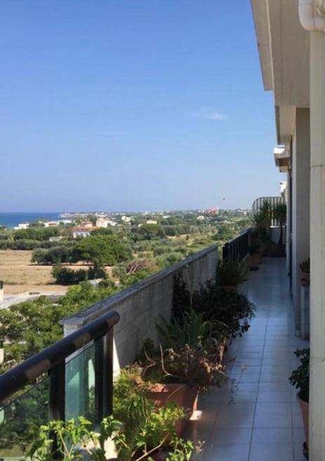Apartamento Luminoso Attico Trani Exterior foto