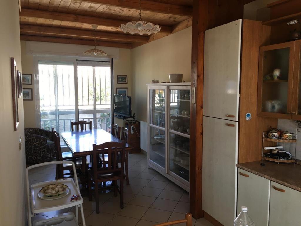 Apartamento Luminoso Attico Trani Exterior foto
