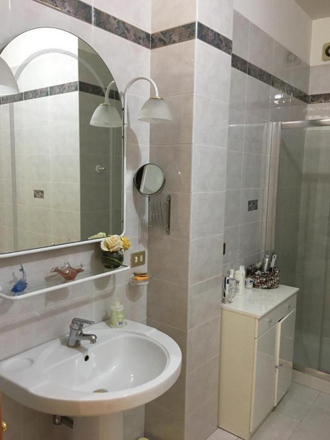 Apartamento Luminoso Attico Trani Exterior foto
